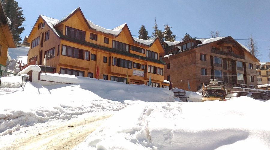Hotel Affarwat exterior in Gulmarg