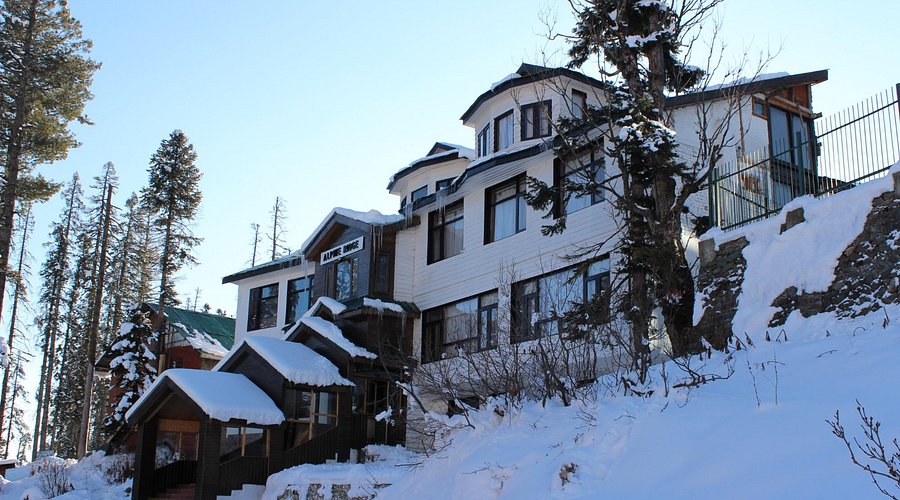Hotel Alpine Ridge exterior in Gulmarg