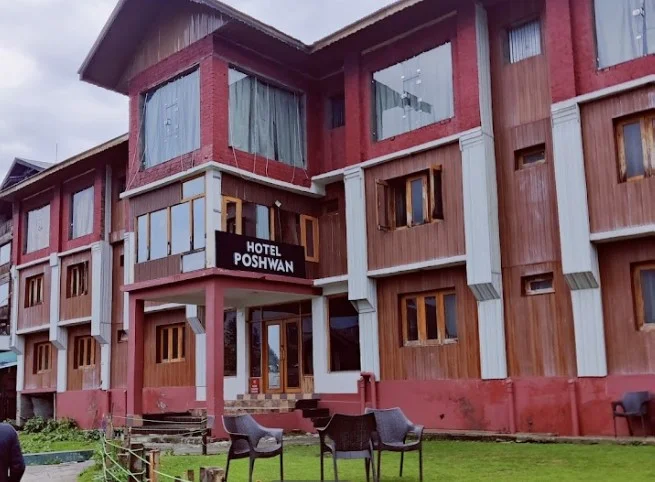 Hotel Poshwan exterior in Gulmarg