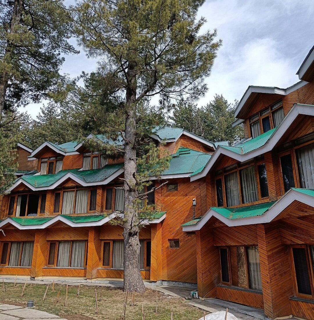 Grand Mumtaz exterior in Pahalgam