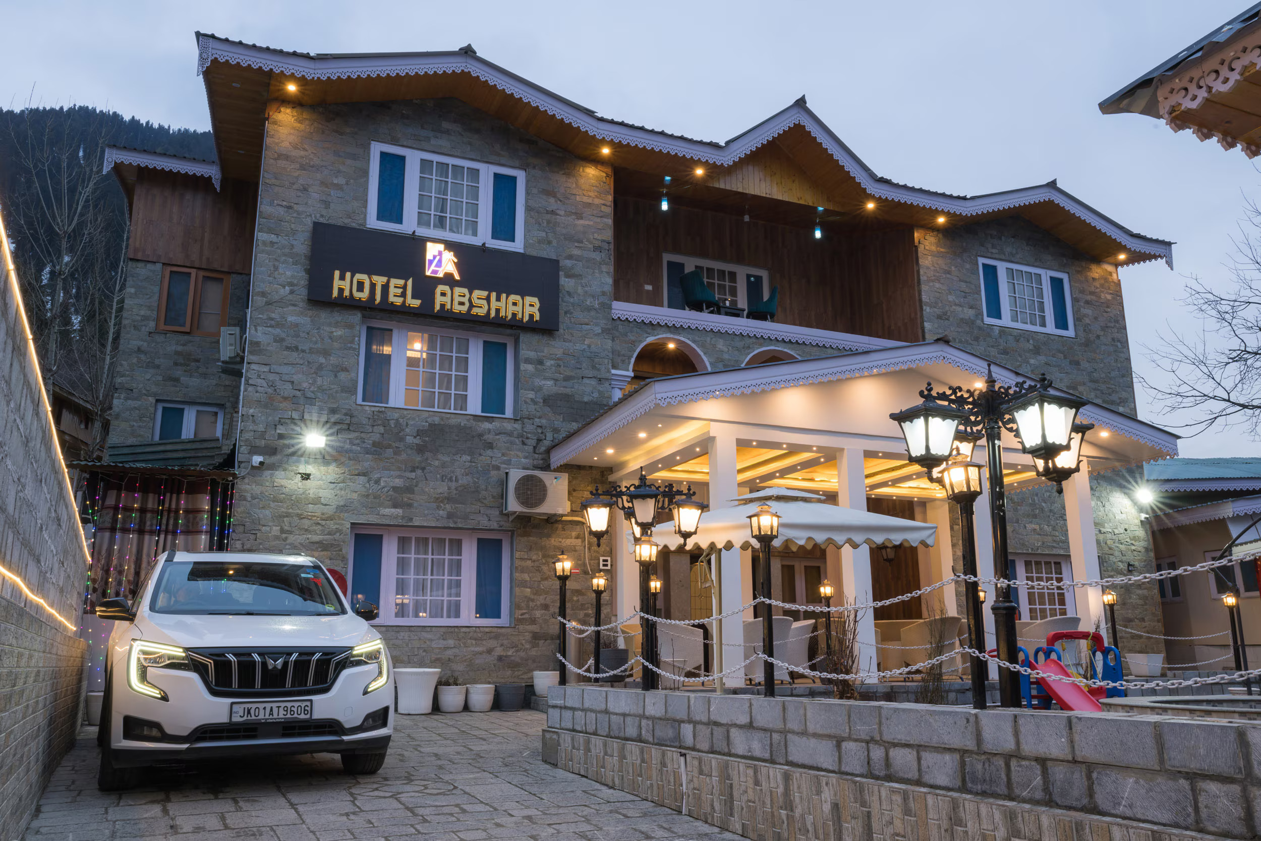 Hotel Aabshar exterior in Pahalgam