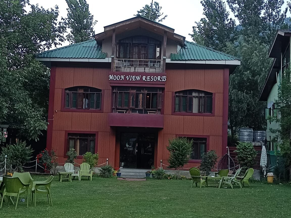 Hotel Moonview exterior in Pahalgam
