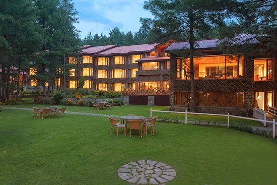 Senator Pine N Peak exterior in Pahalgam