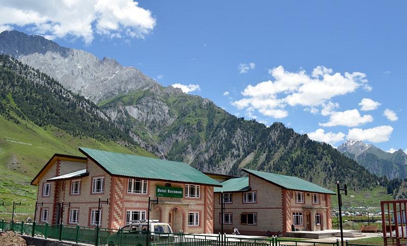 Hotel Barzman exterior in Sonamarg