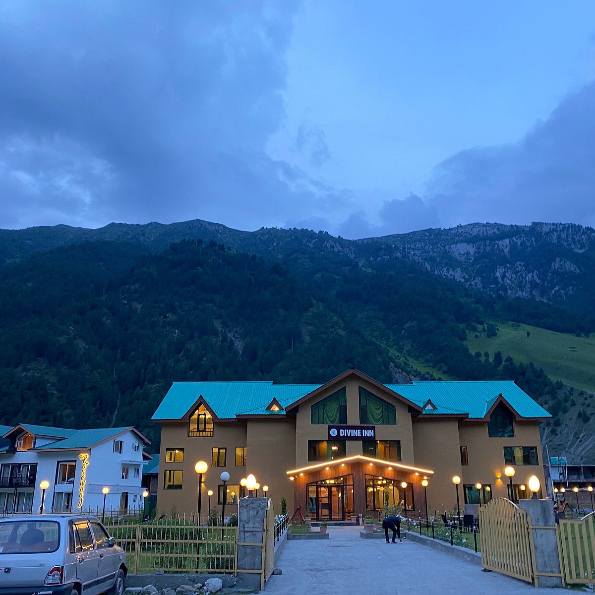 Hotel Divine Inn exterior in Sonamarg