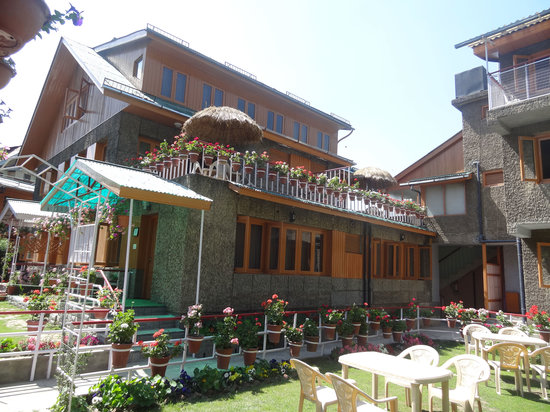 Hotel Madhuban exterior in Srinagar