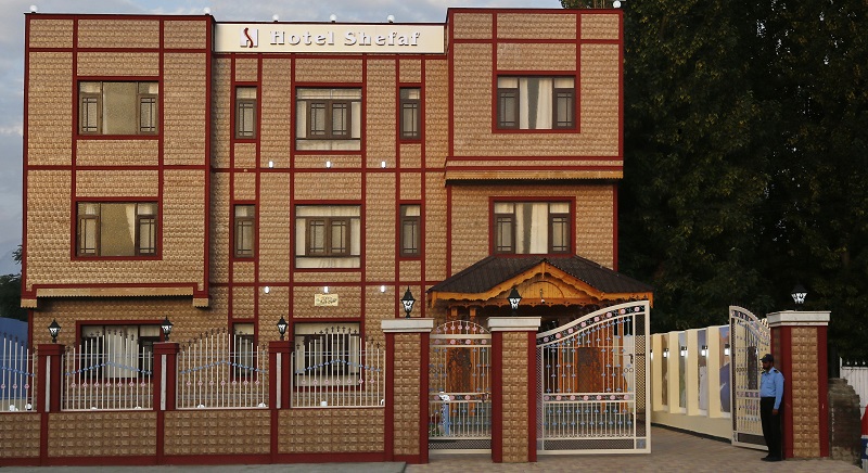 Hotel Shefaf exterior in Srinagar